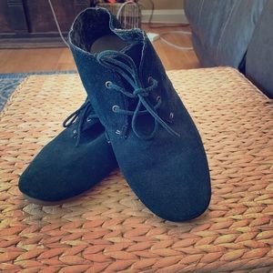 Sanuk Black suede booties